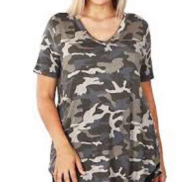 Zenana Outfitters Tops - Zenana Outfitters Oversized Gray Black Tee